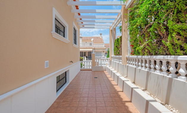 Resale - Detached Villa - Torrevieja