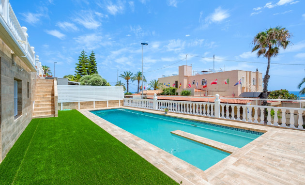 Resale - Detached Villa - Torrevieja