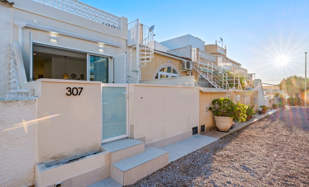 Revente - Bungalow - Rez-de-chaussée - Torrevieja - El Chaparral