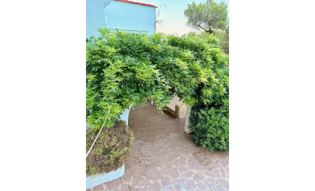 Herverkoop - Villa - Gandia - Urbanizaciones