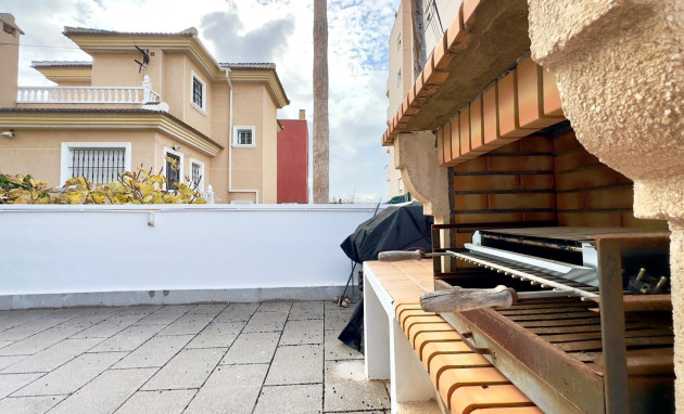 Herverkoop - Building - Torrevieja - Playa del cura