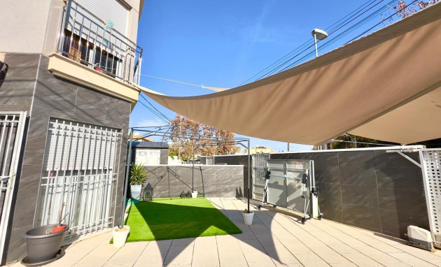 Herverkoop - Building - Torrevieja - Playa del cura