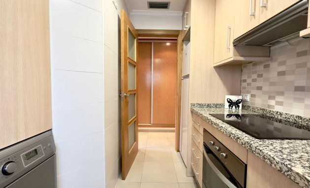 Herverkoop - Building - Torrevieja - Playa del cura