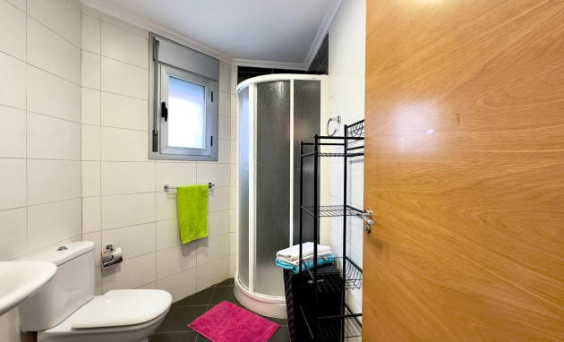 Herverkoop - Building - Torrevieja - Playa del cura