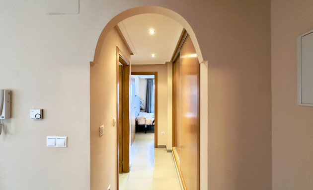 Herverkoop - Building - Torrevieja - Playa del cura