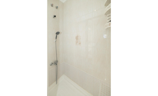 Herverkoop - 1. Apartment / flat - Torrevieja - Acequion