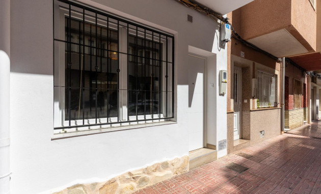 Herverkoop - Terraced house - Torrevieja - Centro - Muelle Pesquero