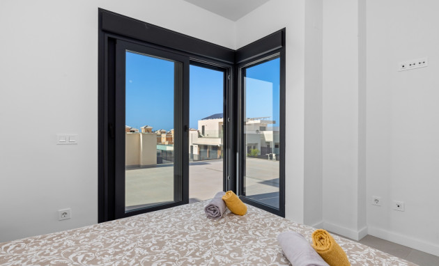 Herverkoop - Semi detached Villa - La Marina - La Marina - Urbanization