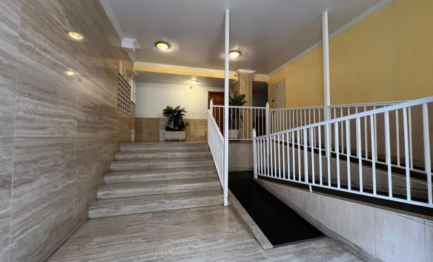 Herverkoop - Apartment - Torrevieja - Estacion de autobuses