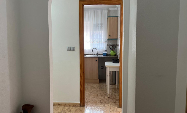 Herverkoop - Apartment - Torrevieja - Estacion de autobuses