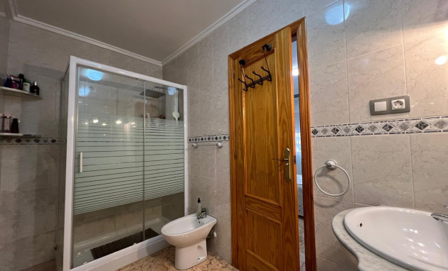 Herverkoop - Apartment - Torrevieja - Estacion de autobuses