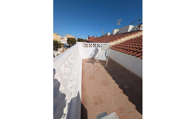 Herverkoop - Bungalow - Gelijkvloers - Torrevieja - La Siesta - El Salado - Torreta