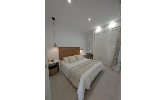 Herverkoop - Bungalow - Gelijkvloers - Torrevieja - La Siesta - El Salado - Torreta