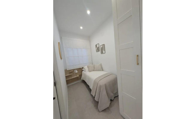 Herverkoop - Bungalow - Gelijkvloers - Torrevieja - La Siesta - El Salado - Torreta