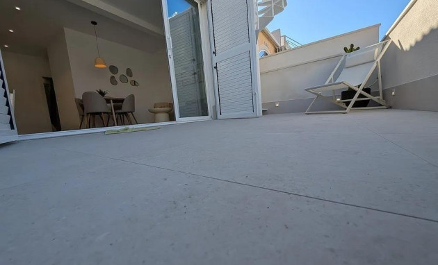 Herverkoop - Bungalow - Gelijkvloers - Torrevieja - La Siesta - El Salado - Torreta