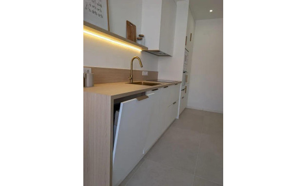 Herverkoop - Bungalow - Gelijkvloers - Torrevieja - La Siesta - El Salado - Torreta