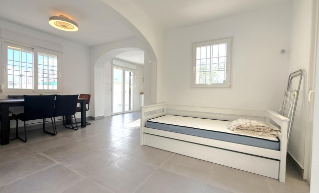 Revente - Villa - Orihuela Costa - La Zenia