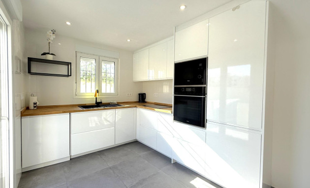 Revente - Villa - Orihuela Costa - La Zenia