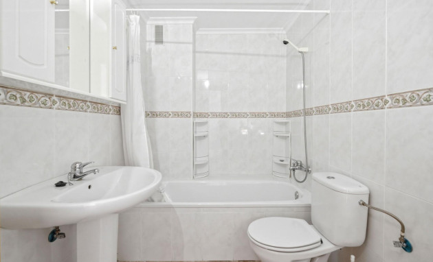 Resale - Apartment - Torrevieja - Centro