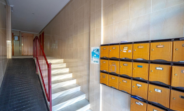 Resale - Apartment - Torrevieja - Centro