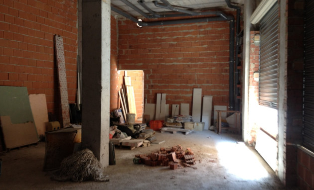 Revente - Commercial - Los Montesinos