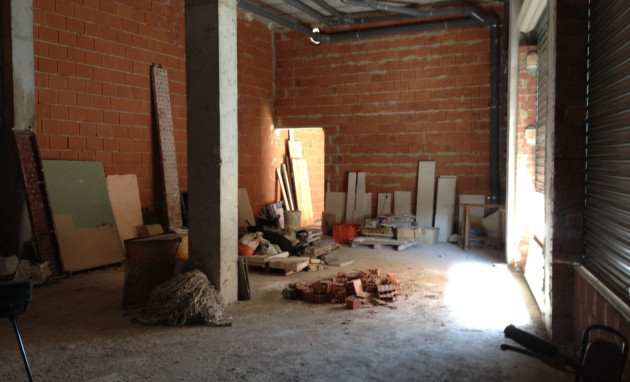 Revente - Commercial - Los Montesinos