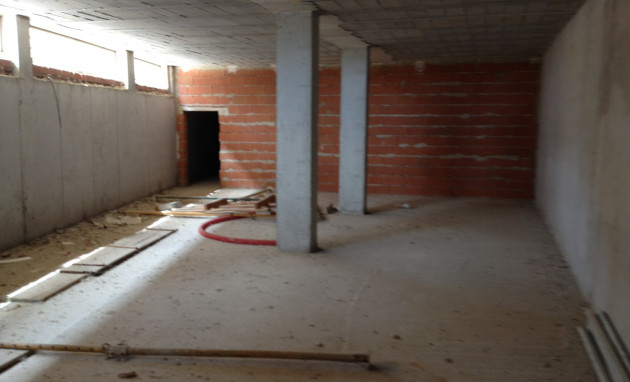 Revente - Commercial - Los Montesinos