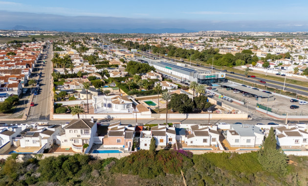 Herverkoop - Detached Villa - Torrevieja - Urbanización San Luis