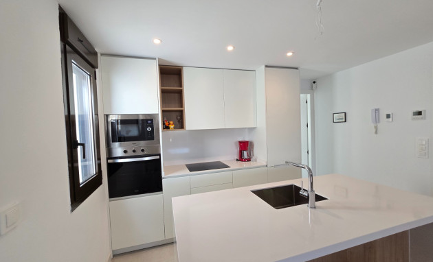 Revente - Apartment / Flat * - Pilar de la Horadada *