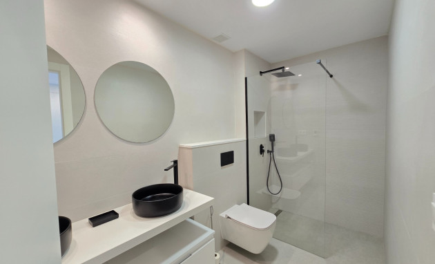 Revente - Apartment / Flat * - Pilar de la Horadada *