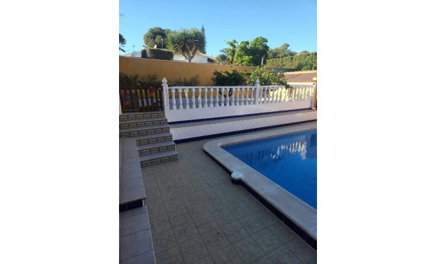 Resale - Villa - Orihuela Costa - Los Almendros-La Florida