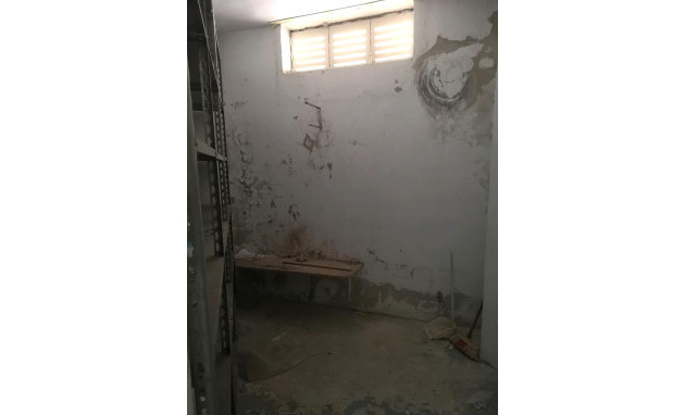 Herverkoop - Storeroom - Torrevieja - Estacion de autobuses