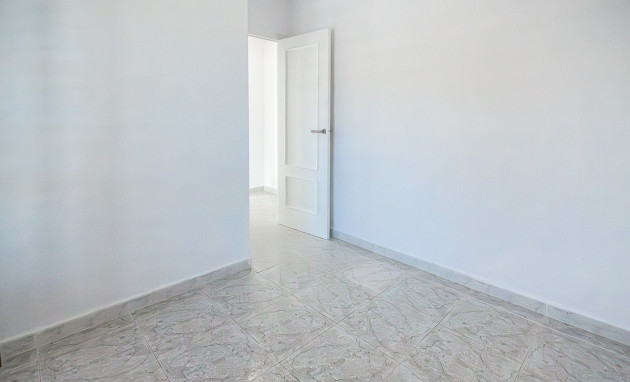 Resale - House - San Miguel de Salinas