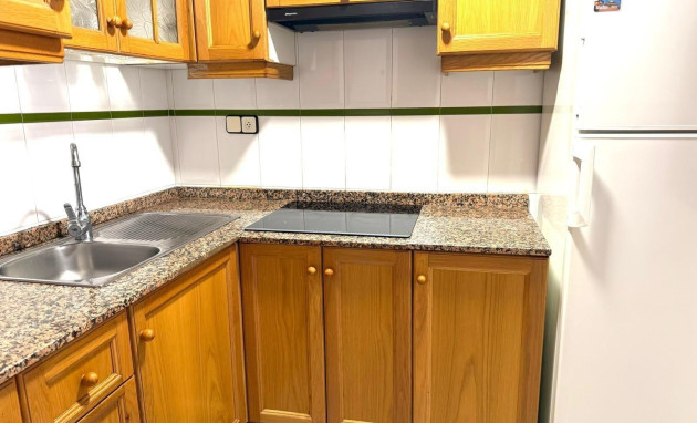 Herverkoop - Apartment - Torrevieja - Estacion de autobuses