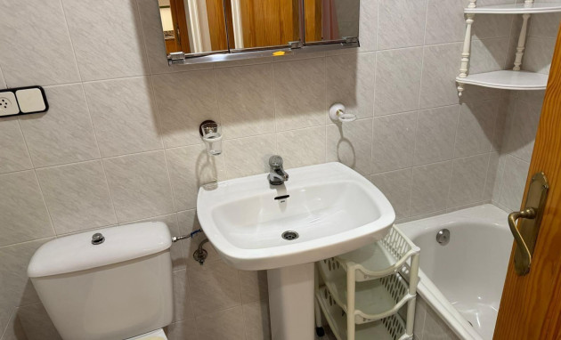 Herverkoop - Apartment - Torrevieja - Estacion de autobuses