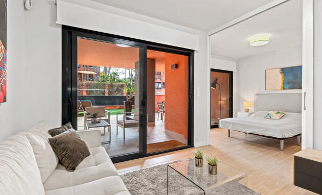 Resale - Apartments - Orihuela Costa - Villamartín