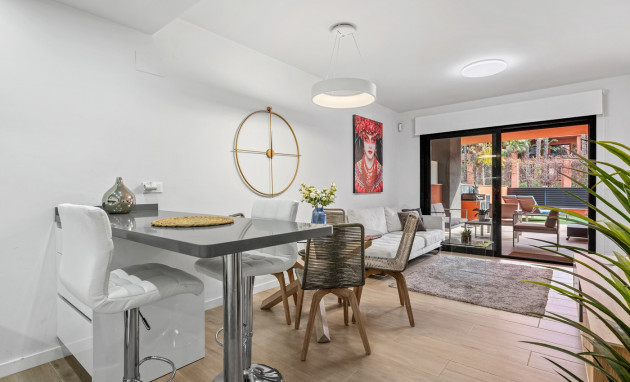 Resale - Apartments - Orihuela Costa - Villamartín