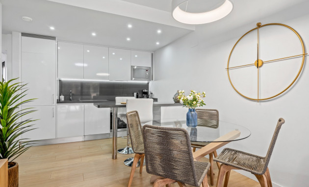 Resale - Apartments - Orihuela Costa - Villamartín