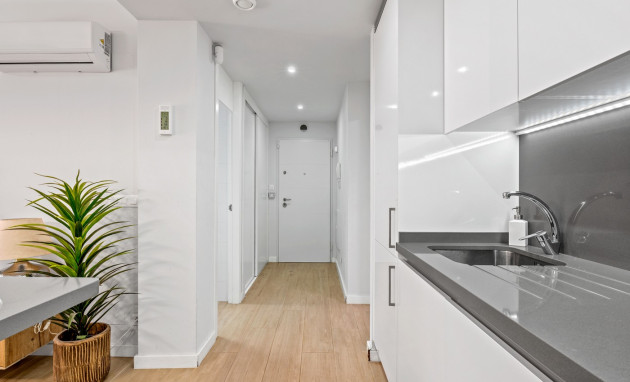 Resale - Apartments - Orihuela Costa - Villamartín