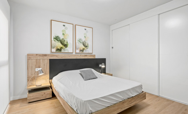 Resale - Apartments - Orihuela Costa - Villamartín