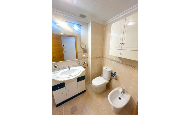 Resale - Apartment - Torrevieja - torrevieja