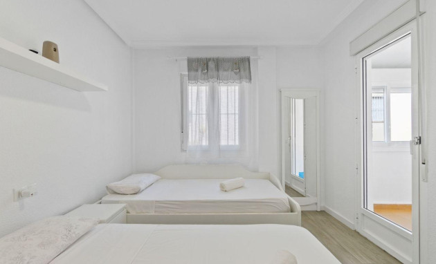 Herverkoop - Terraced house - Orihuela Costa - Punta Prima