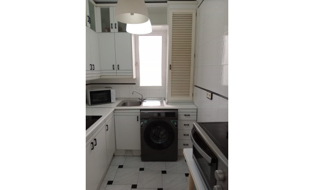 Herverkoop - Apartment - Torrevieja - Estacion de autobuses