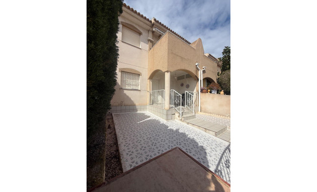 Resale - Bungalow - Groundfloor - Torrevieja - Aguas Nuevas