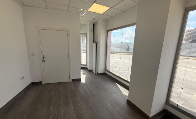 Location à long terme - Commercial - Torrevieja - Paseo maritimo