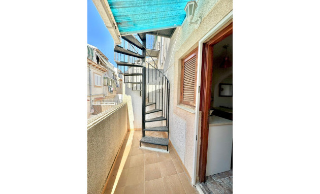 Revente - Bungalow - Rez-de-chaussée - Torrevieja - Centro