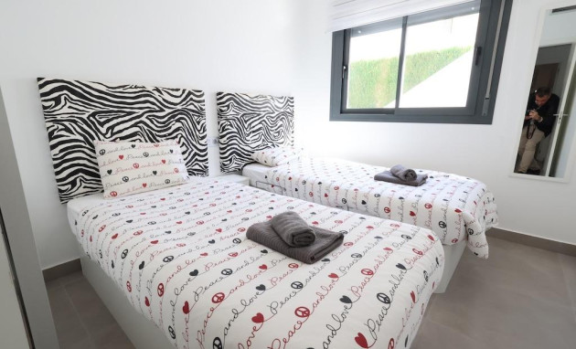 Herverkoop - Bungalow - Gelijkvloers - Pilar de la Horadada - Zona Pueblo