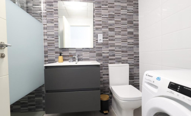 Herverkoop - Bungalow - Gelijkvloers - Pilar de la Horadada - Zona Pueblo