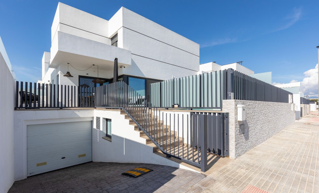 Resale - House - Dolores