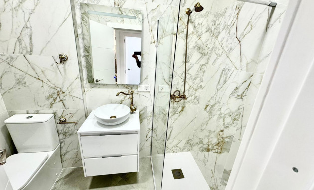 Herverkoop - Bungalow - Gelijkvloers - Torrevieja - Playa del cura